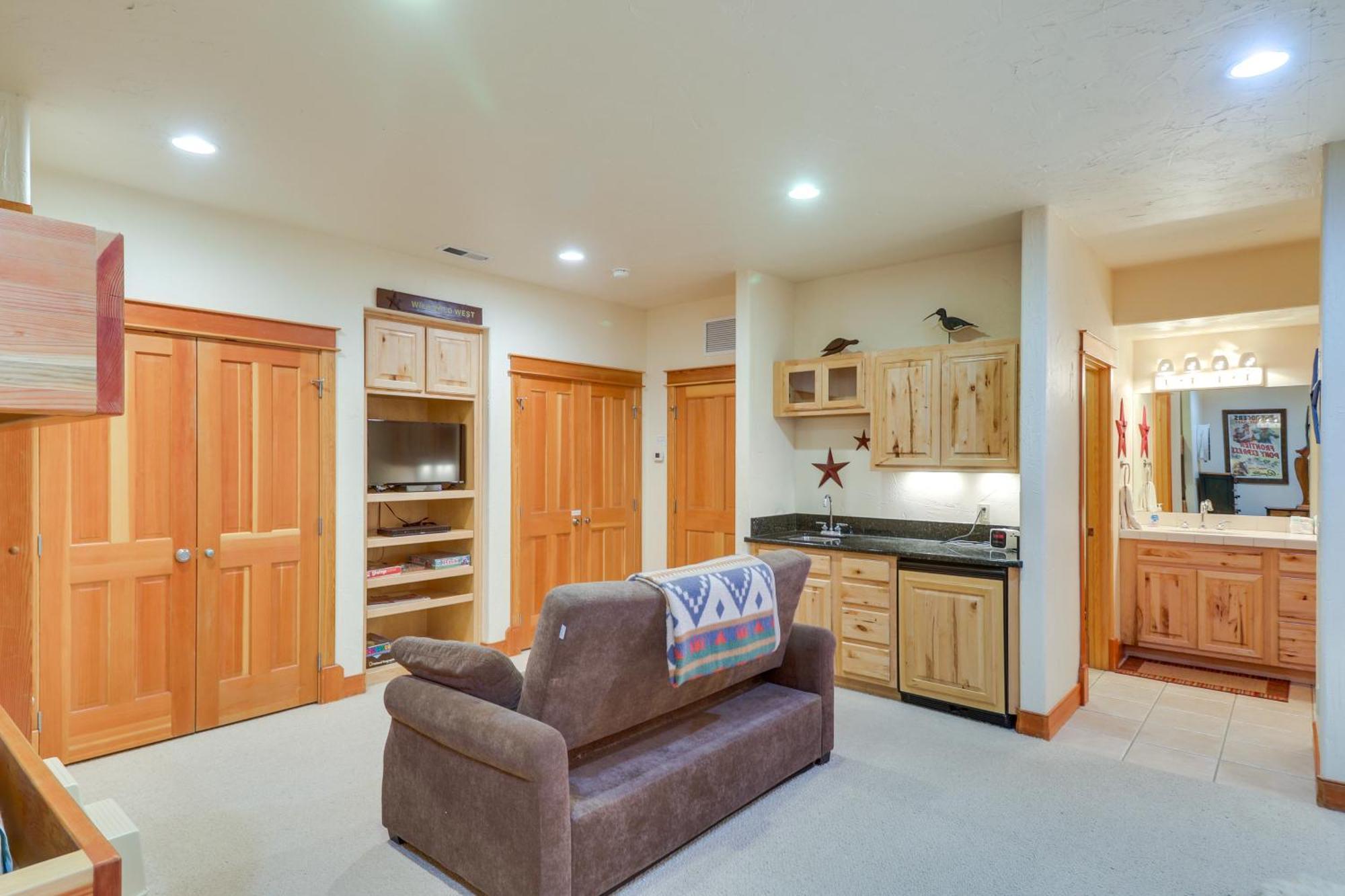 Spacious Whitefish Home With Sauna And Ski Resort View ภายนอก รูปภาพ